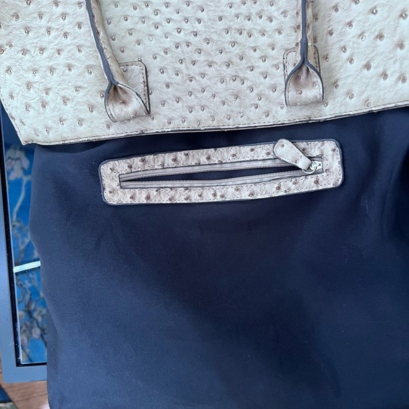 Faux ostrich, cream colored, tote bag. - Picture 12 of 12